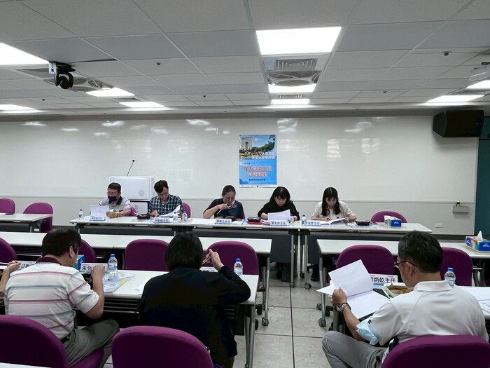 【招生專業化】114年11月13日不動產經營學系、財務金融學系、國際貿易學系、會計學系聯合辦理高中交流暨尺規座談圖片