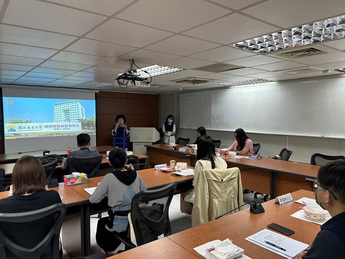 【招生專業化】112年11月23日商管系&休閒系&國貿系高中交流暨尺規諮詢座談會圖片